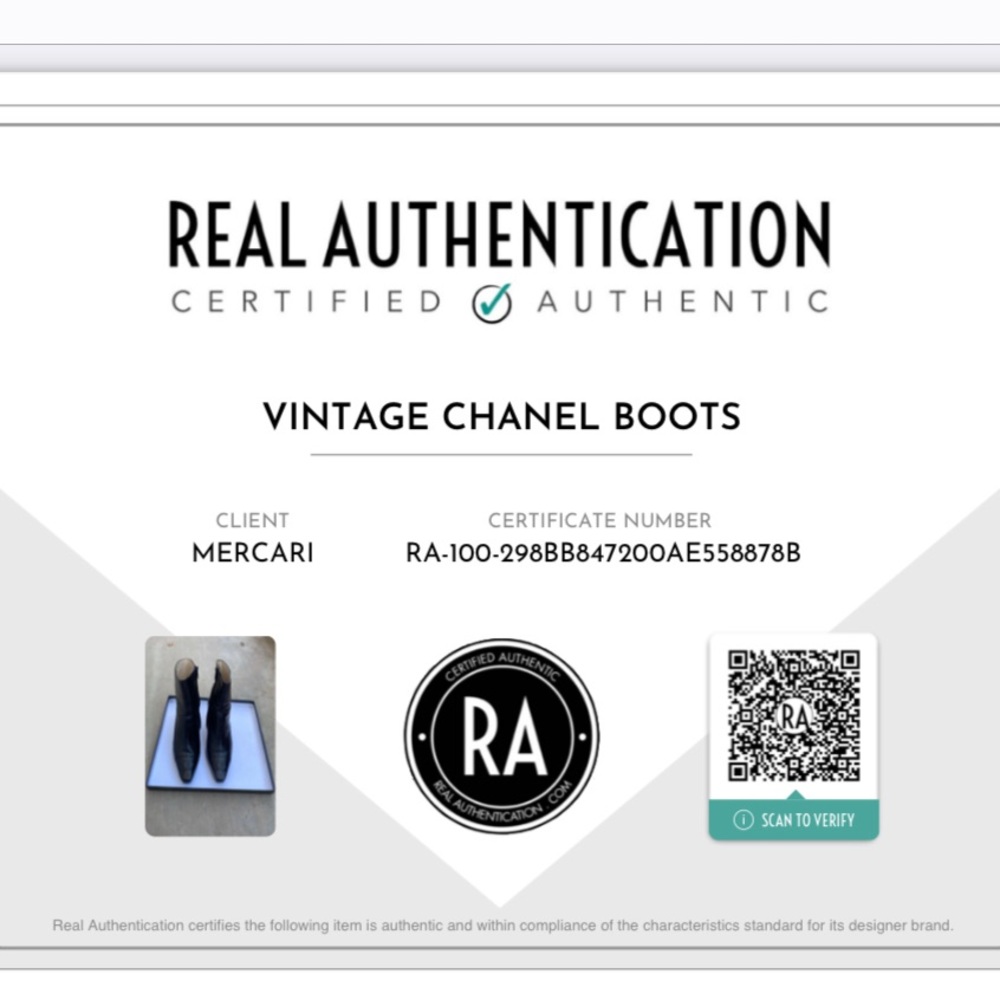 Authentic Vintage Chanel black leather boots with CC logo - Picture 15 of 15